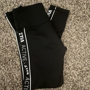 Zyia Logo leggings
